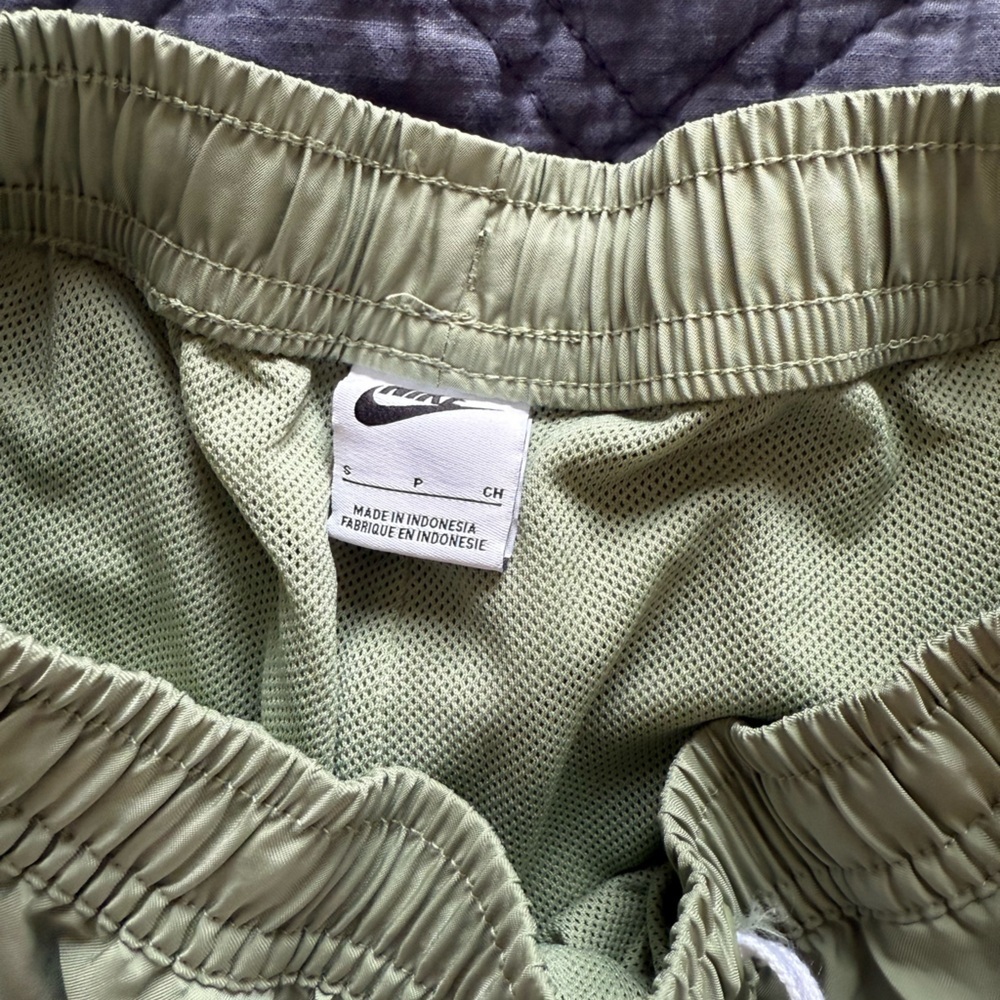 Nike Men’s Standard Fit Shorts – Green - Picture 5 of 6